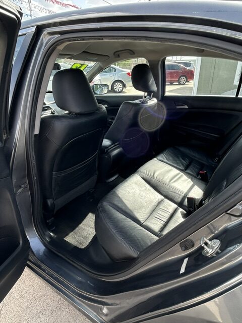 
								2012 Honda Accord full									