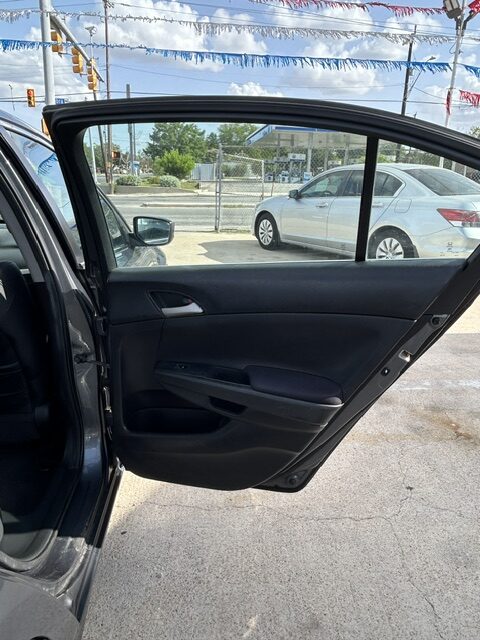 
								2012 Honda Accord full									