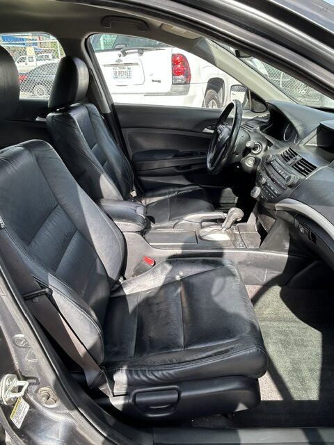 
								2012 Honda Accord full									