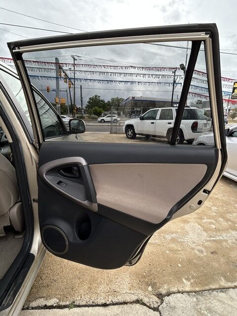 
								2007 Toyota Rav4 full									